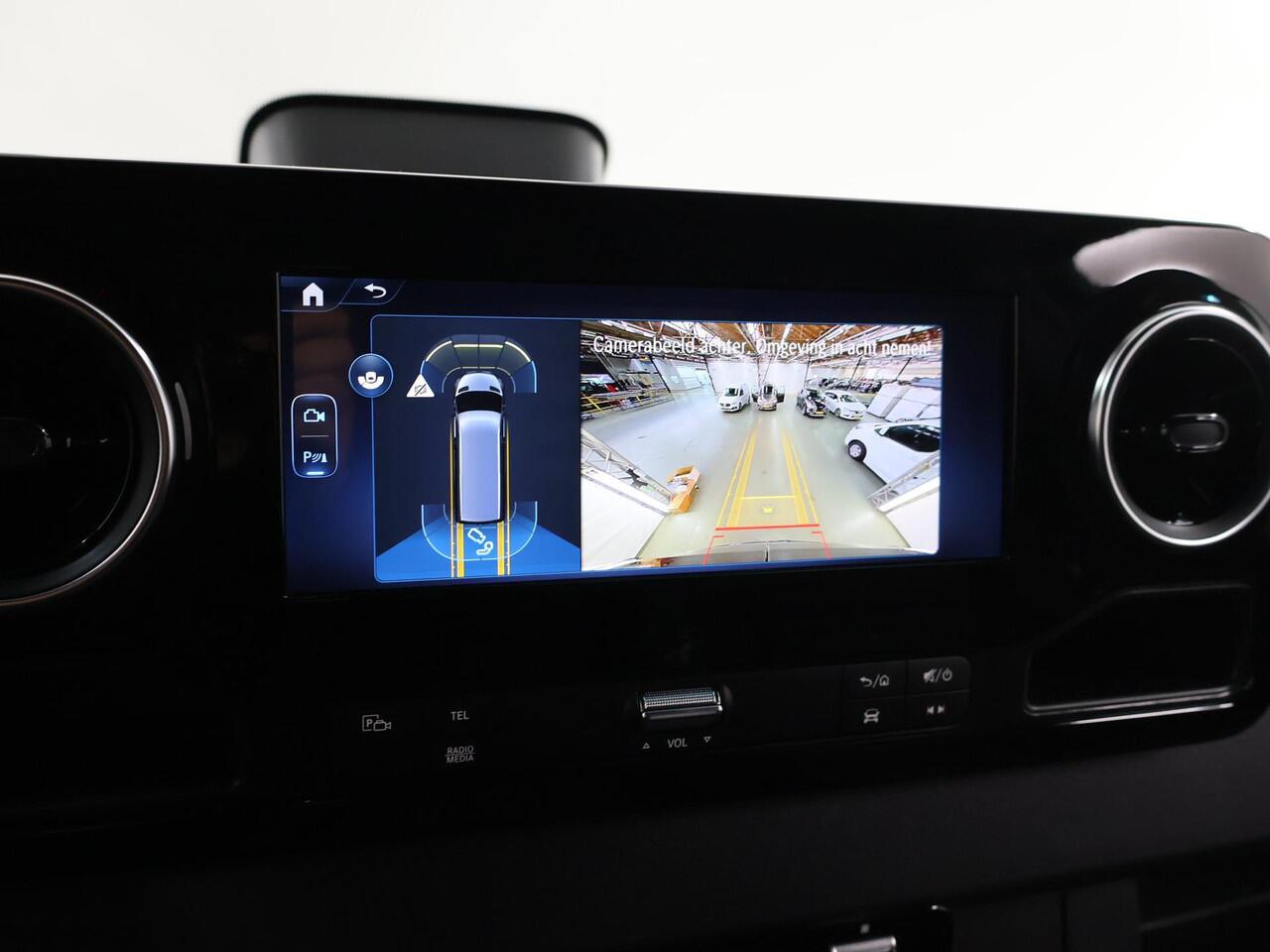 Mercedes-Benz SPRINTER 319 CDI | L2 H2 | 190 PK | RWD | AUT. | 3500 KG AHW | LED | METALLIC | CRUISE CONTROL | AIRCO | BUMPERS IN KLEUR | MBUX | 3-ZITS