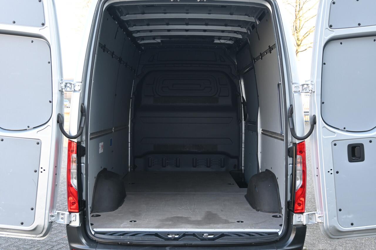 Mercedes-Benz SPRINTER 317 CDI L2H2 RWD MBUX met camera, Led in laadruimte, Opstap