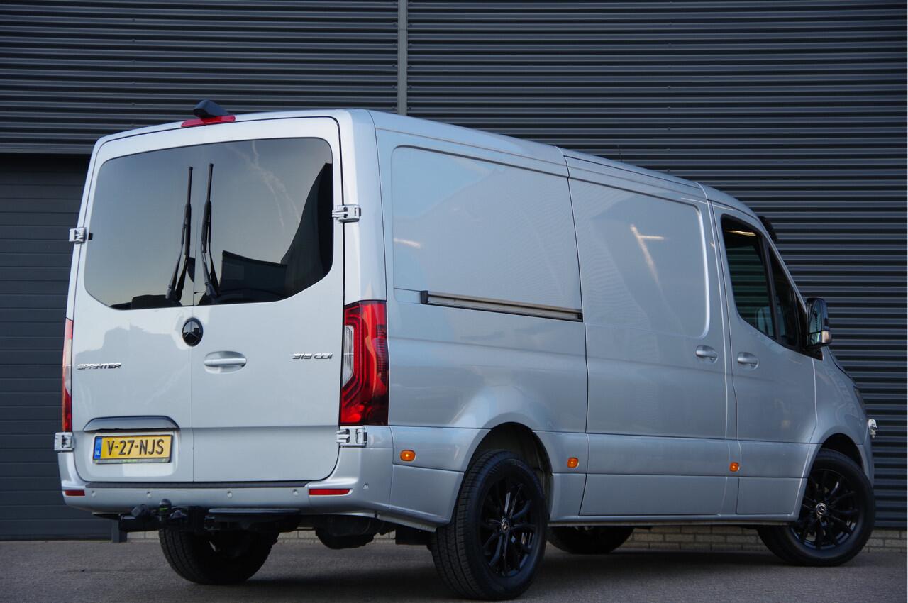 Mercedes-Benz SPRINTER 319 3.0 CDI V6 L2H1 AUT. LED, 3.5T TREKHAAK, LUCHTVERING, ADAPT. CRUISE, 360 CAMERA, MBUX 10'', STOELVERWARMING, STANDKACHEL, VOORRUIT VERWARMING, CLIMA