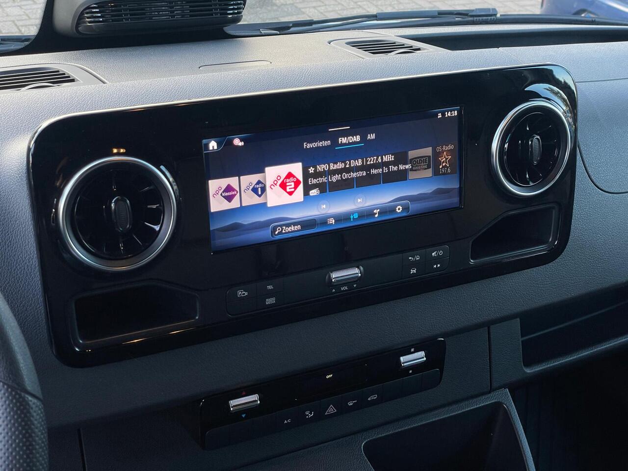 Mercedes-Benz SPRINTER 317 1.9 CDI L2H2 RWD Allseason / Cruise / Automaat / Carplay / Dodehoek