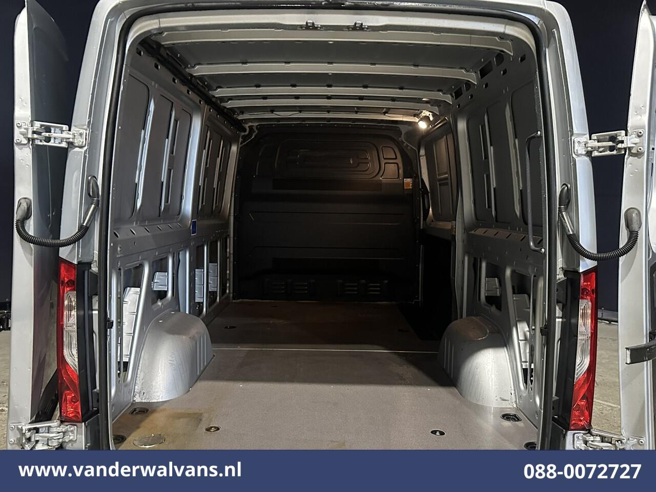 Mercedes-Benz SPRINTER 315 CDI 150pk L2H1 Euro6 Airco | Camera | Apple Carplay | Trekhaak | Chauffeursstoel Android Auto