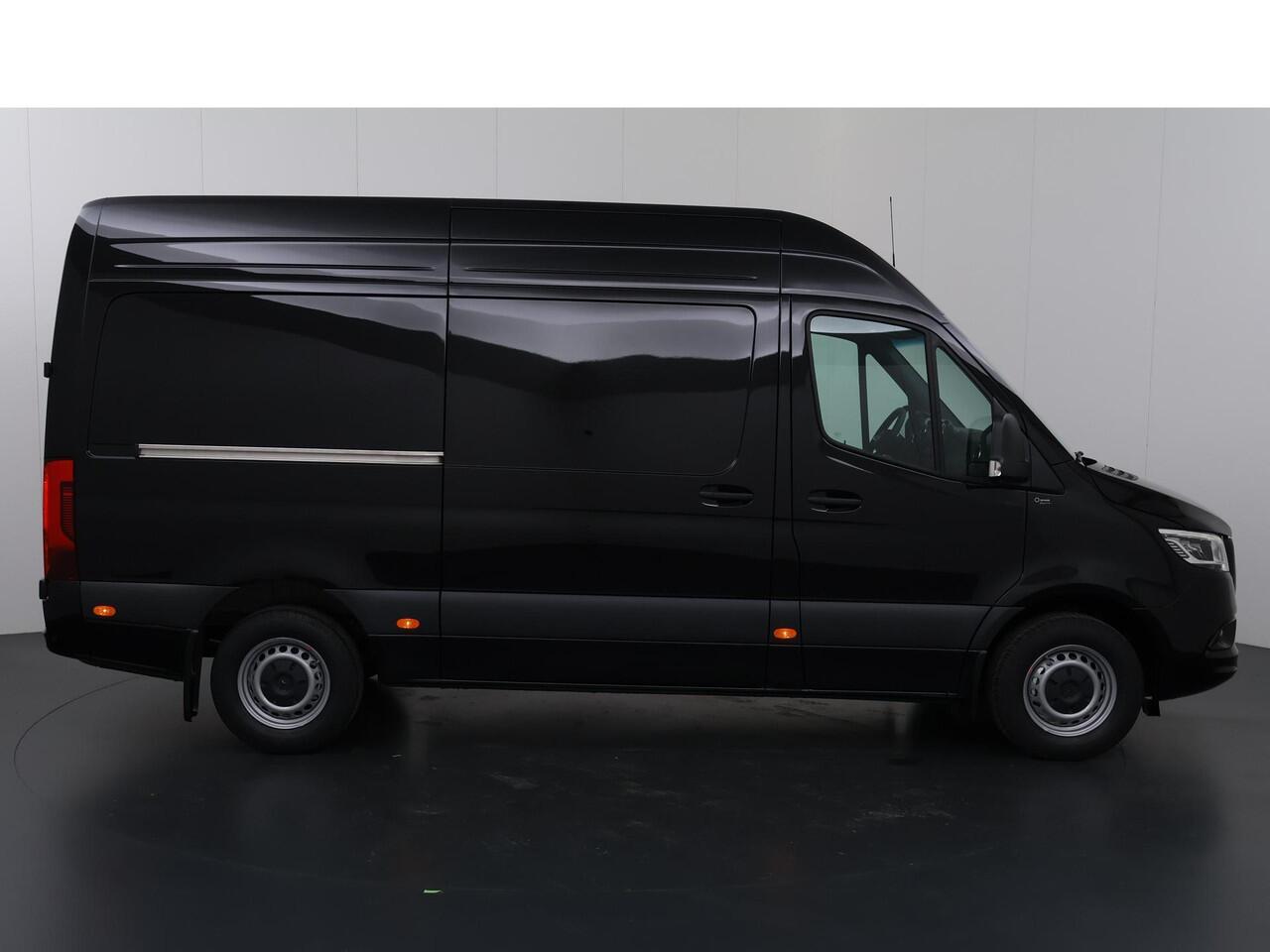 Mercedes-Benz SPRINTER 319 CDI L2 H2 Select | Geveerde Stoel | Navigatiesysteem | Distronic | Stoelverwarming | 3500 KG AHW | Led verlichting |