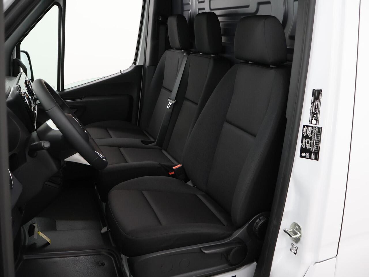 Mercedes-Benz SPRINTER 315 CDI | L2 H1 | RWD | PRO | Parkeercamera | Airco | Dodehoekassistent | Zijwindassistent | Cruise Control | Chauffeursstoel |