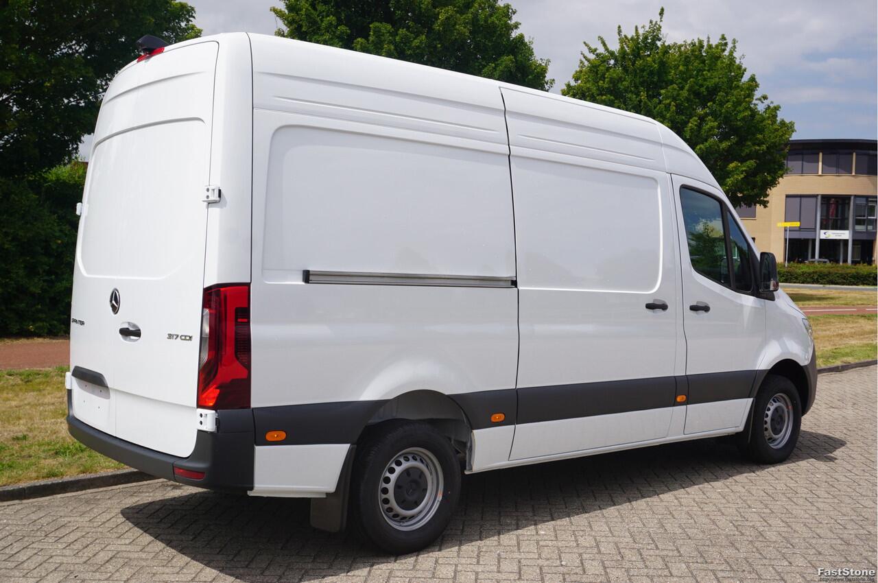 Mercedes-Benz SPRINTER 317CDI Pro L2H2 BPM VRIJ!! 10.25" Mbux Cam, Gev. Stoel, 3.5T Trekgewicht, LED!! NR. A393*