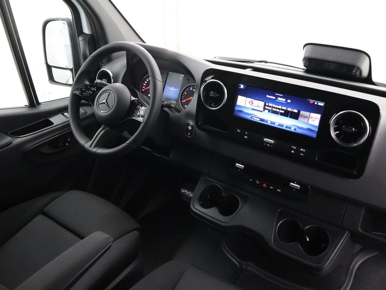 Mercedes-Benz SPRINTER 317 CDI GB L2 H2 RWD PRO | Dubbel Cabine ¤78.500,- | Dubbele Schuifdeur met Ramen | Smartphone integratie pakket | Comfortbestuurdersstoel | 3500 KG Trekgewicht |