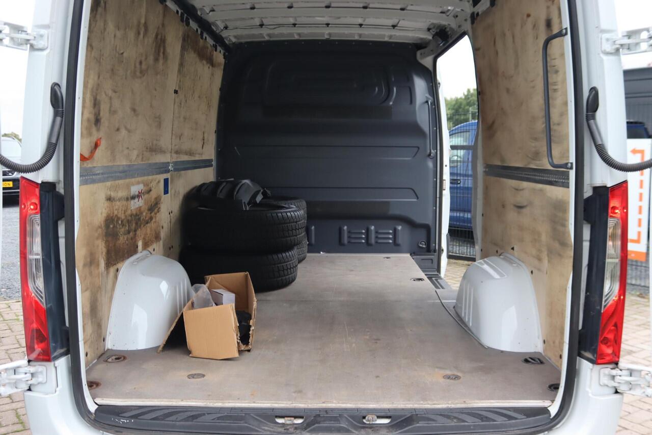 Mercedes-Benz SPRINTER 317CDI AMG Line L2H1 Leder, Cruise Control, Navigatie, Camera, Bijrijdersbank, Led Koplampen,