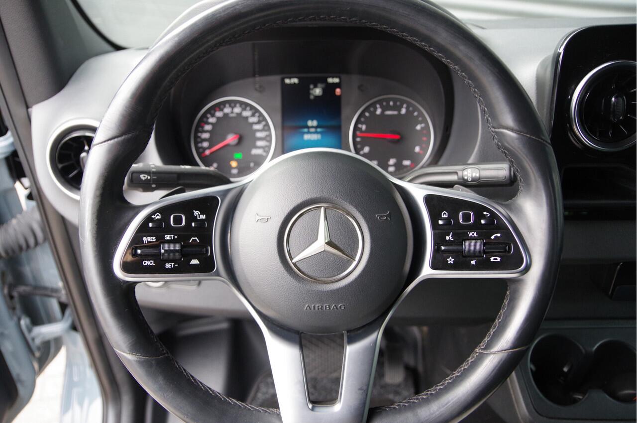 Mercedes-Benz SPRINTER 319 3.0 CDI V6 L2H1 AUT. LED, 360 CAMERA, ADAPT. CRUISE, MBUX 10'', STOELVERWARMING, STANDKACHEL, NAVI, CLIMA, PARKEERSENSOREN, CARPLAY