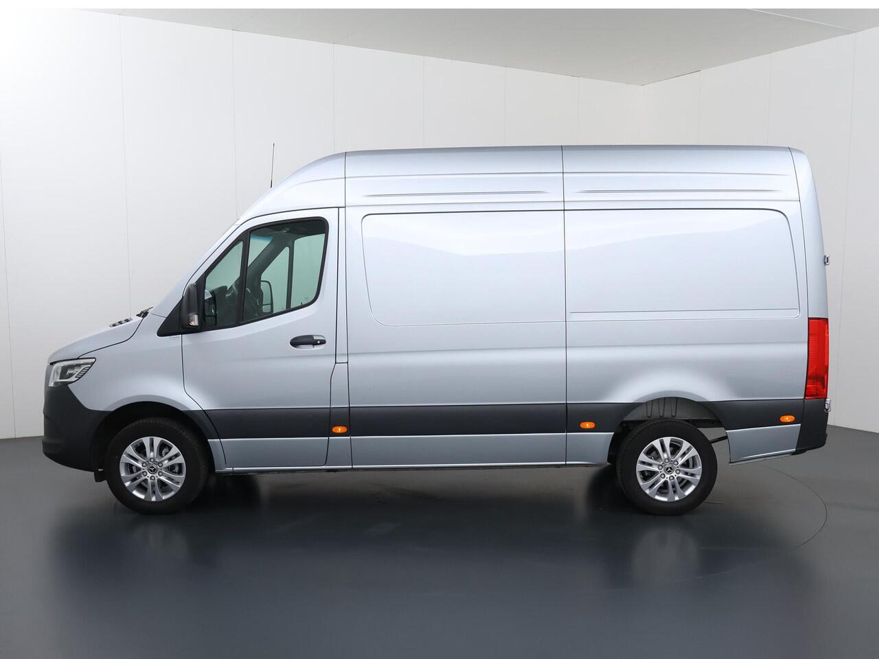 Mercedes-Benz SPRINTER 319 CDI | Aut. | L2 H2 | Pro | 3500 KG. AHW | LED | 3500 KG AHW VOORBEREIDING | STOELVERWARMING | ACHTERUITRIJCAMERA | METALLIC | E4S SMARTPHONE INTEGRATIE | DODEHOEKDETECTIE | LICHTMETALEN VELGEN