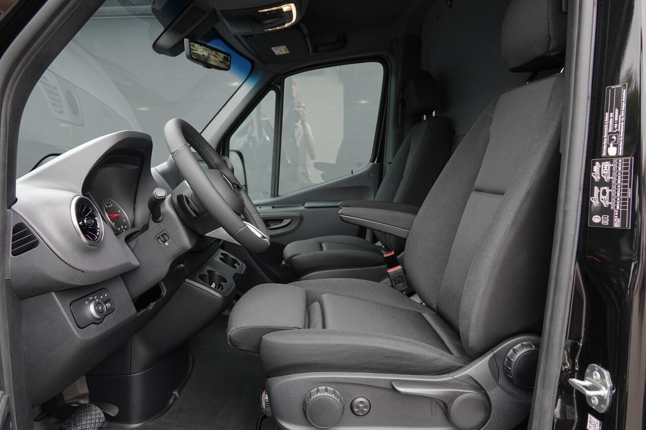 Mercedes-Benz SPRINTER 4x4 319Cdi 190Pk 9G-tronic | L2H1 | 2x Schuifdeur | 4WD | AWD | Bullbar | Treeplanken | 18'' All Terrain | Obsidian Black