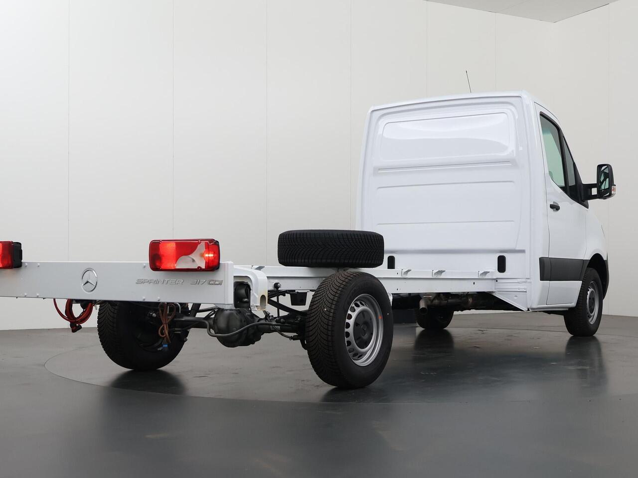 Mercedes-Benz SPRINTER 317 CDI | Aut. | Chassis | L3 | 3500 KG. AHW | Airco | Cruise Control | MBUX Navigatie | Apple Carplay/Android Auto | Lane-Assist | Comfort Bestuurdersstoel | 3500 KG. AHW | ELKE OPBOUW MOGELIJK