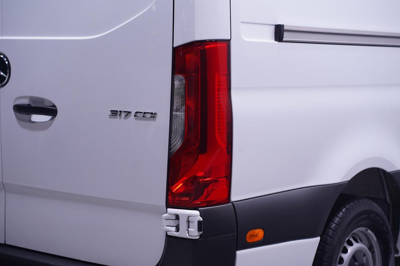 Mercedes-Benz SPRINTER 317 CDI 170 pk Aut. L2H2 Navi, Camera Laadruimte Pakket, Cruise Control, PDC V+A, 3-Zits