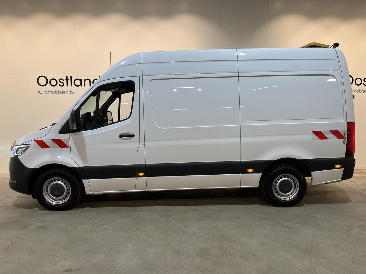 Mercedes-Benz SPRINTER 317 CDI L2H2 RWD / Euro 6 / LED / Airco / Cruise Control / Camera / Trekhaak / CarPlay