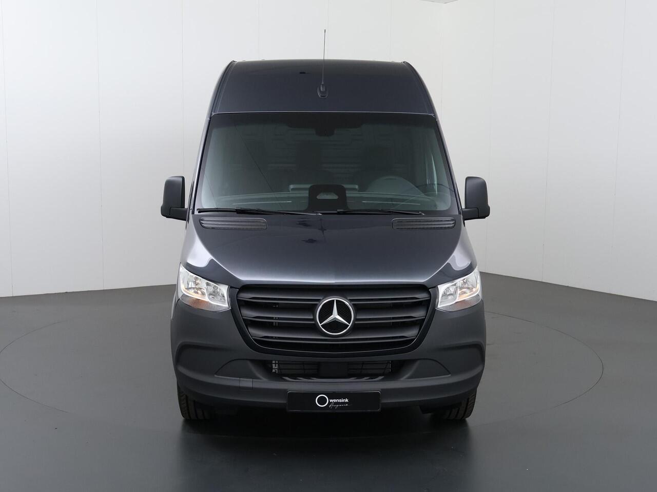 Mercedes-Benz SPRINTER 315 CDI | L2 H2 | Aut. | RWD | PRO | BPM VRIJ! | 3500 KG AHW | CARPLAY | ANDROID AUTO | 3-ZITS | CRUISE | CAMERA | AIRCO | SPOORASSISTENT | DODEHOEKDETECTIE | METALLIC