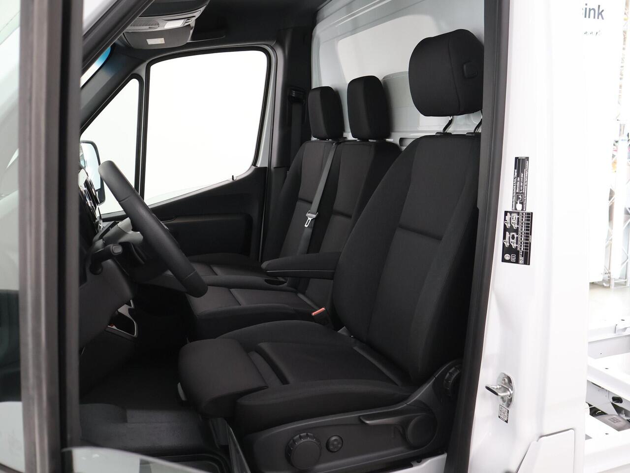 Mercedes-Benz SPRINTER 317 CDI | Aut. | Chassis | L3 | 3500 KG. AHW | Airco | Cruise Control | MBUX Navigatie | Apple Carplay/Android Auto | Lane-Assist | Comfort Bestuurdersstoel | 3500 KG. AHW | ELKE OPBOUW MOGELIJK