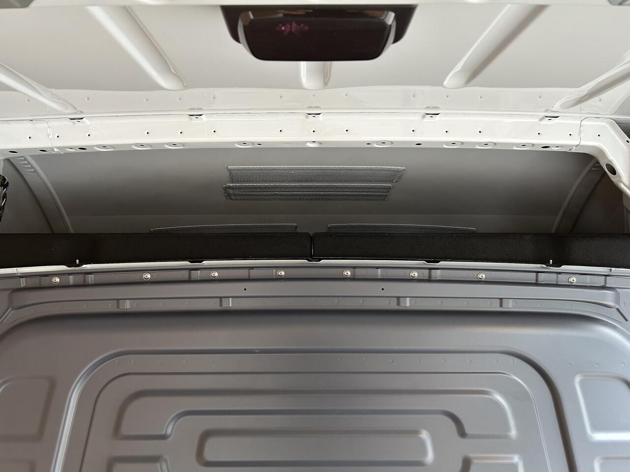 Mercedes-Benz SPRINTER 317 CDI L2 H2 Pro LED / MBUX / Navigatie / Camera / Parkeersensoren / Cruise control / Airco / 270 Graden achterdeuren