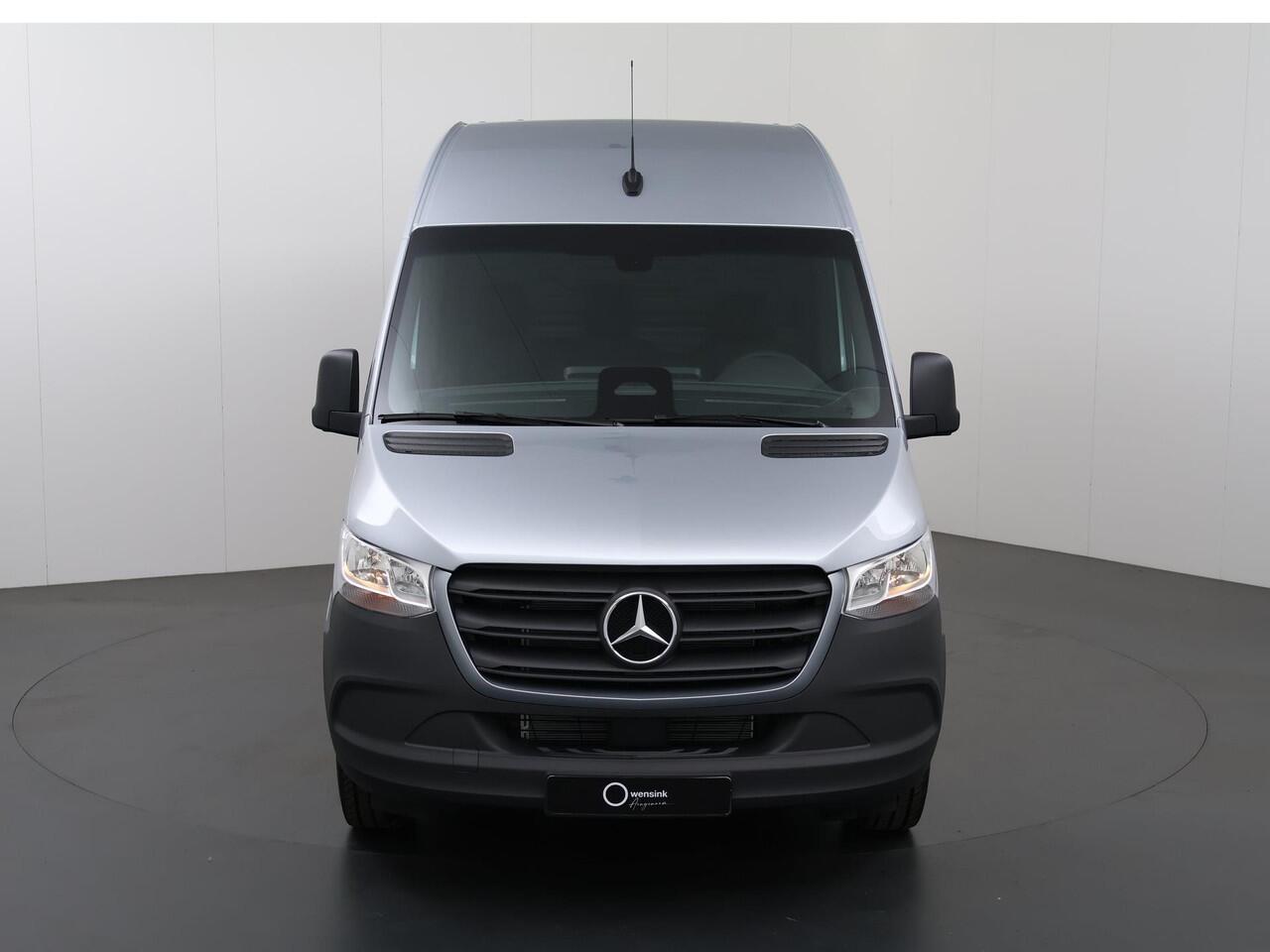 Mercedes-Benz SPRINTER 315 CDI | L2 H2 | RWD | Aut. | PRO | BPM VRIJ! | ACHTERUITRIJCAMERA | 3500 KG AHW | DODEHOEKASSISTENT | AIRCO | CRUISE | CARPLAY | ANDROID AUTO | METALLIC | 3-ZITS | MBUX SYSTEEM GROOT