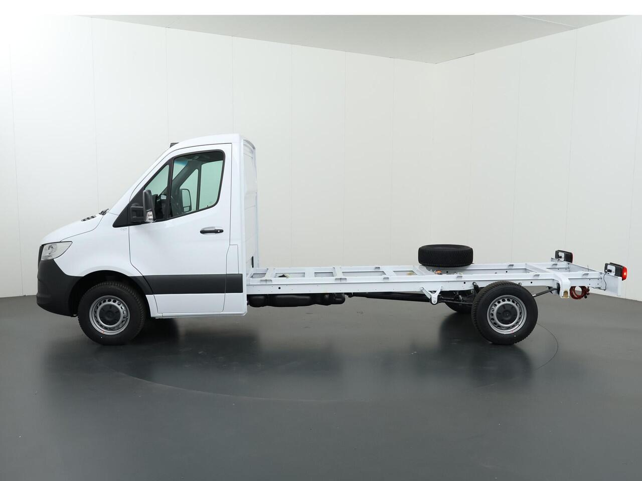 Mercedes-Benz SPRINTER 317 CDI | Aut. | Chassis | L3 | 3500 KG. AHW | Airco | Cruise Control | MBUX Navigatie | Apple Carplay/Android Auto | Lane-Assist | Comfort Bestuurdersstoel | 3500 KG. AHW | ELKE OPBOUW MOGELIJK