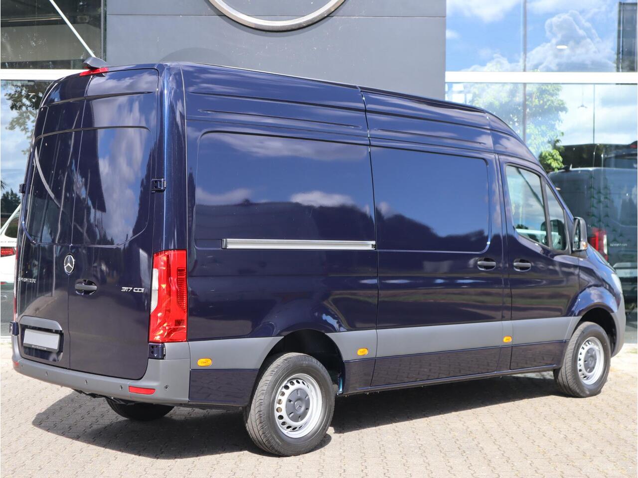 Mercedes-Benz SPRINTER 317 L2 Pro HD NAVI CARPLAY/ANDROID AUTO VOORBER. 3,5T AHW