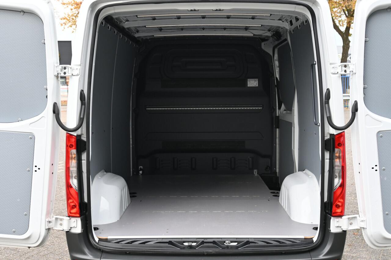 Mercedes-Benz SPRINTER 315 CDI L1H1 RWD MBUX met parkeerpakket en camera, Verwarmde voorruit, Etc.