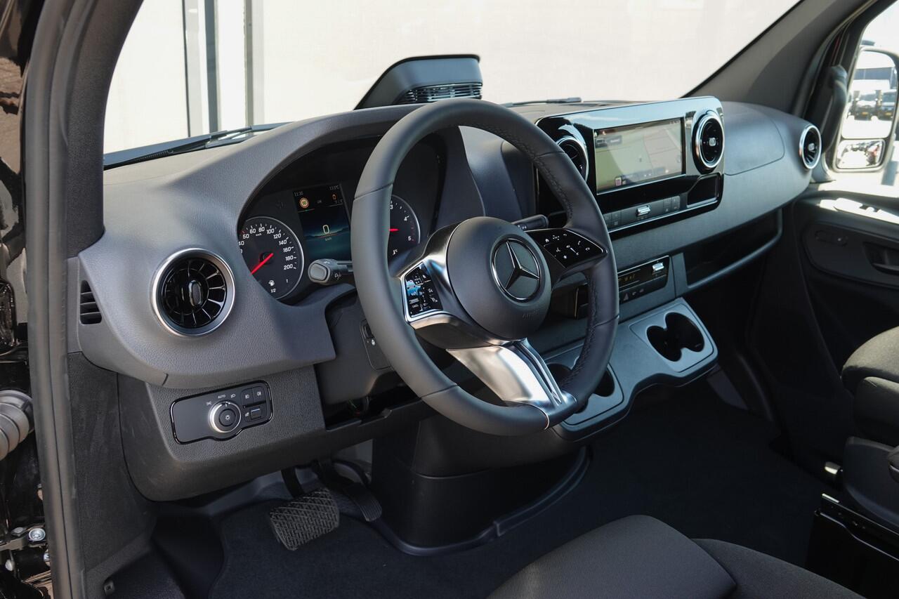 Mercedes-Benz SPRINTER 4x4 319Cdi 190Pk 9G-tronic | L2H1 | 2x Schuifdeur | 4WD | AWD | Bullbar | Treeplanken | 18'' All Terrain | Obsidian Black