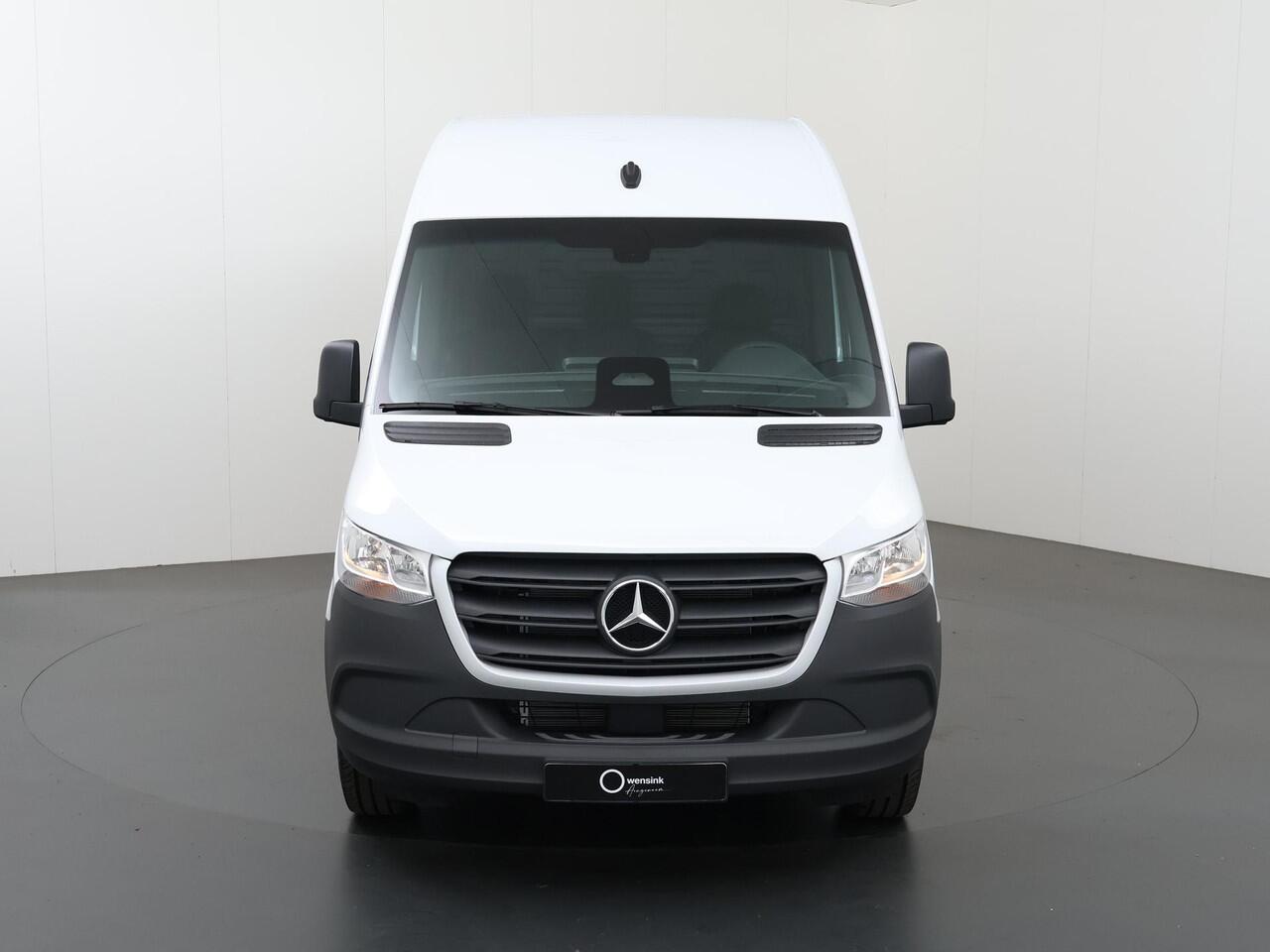 Mercedes-Benz SPRINTER 315 | Aut. | L2 H2 | RWD | PRO | 3500 KG. AHW | Airco | Cruise Control | 3500 KG. AHW | Carplay / Android Auto | Dodehoekassistent | Lane-Assist | Multifunctioneel Stuurwiel | 3-zits |