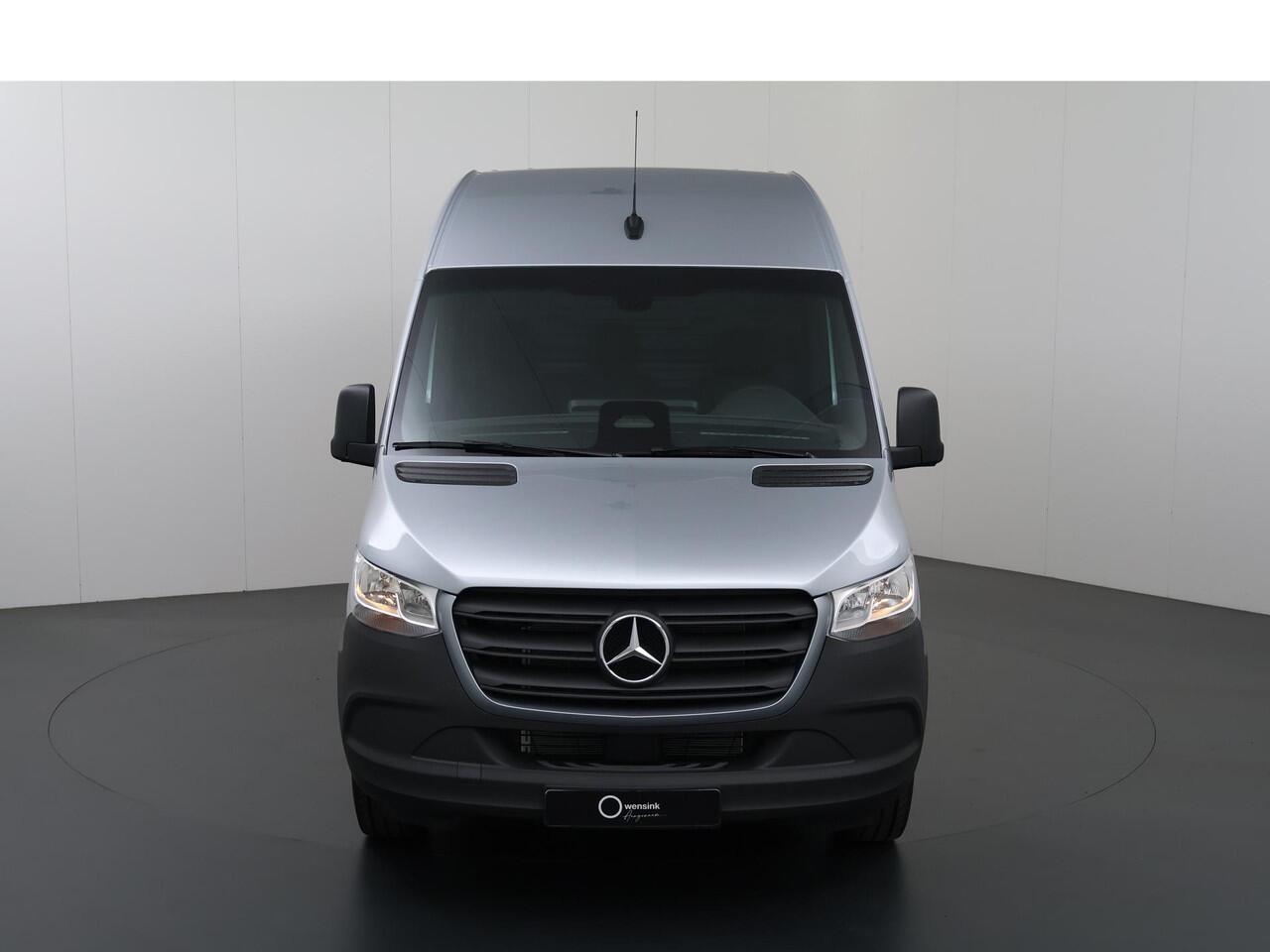 Mercedes-Benz SPRINTER 317 CDI L2 H2 RWD PRO | Smartphone integratie pakket | 10.25" MBUX Systeem | Achteruitrijcamera | 3500 KG Trekgewicht |