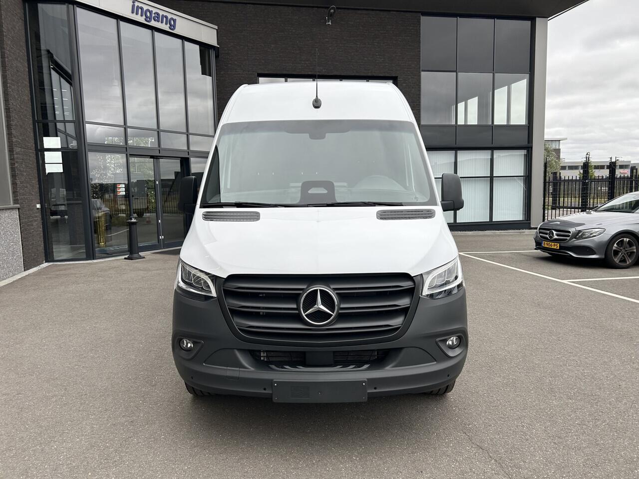 Mercedes-Benz SPRINTER 317 CDI L2 H2 PRO Facelift / LED / MBUX / Navigatie / Camera / Parkeersensoren / Cruise control / Airco / 270 Graden achterdeuren