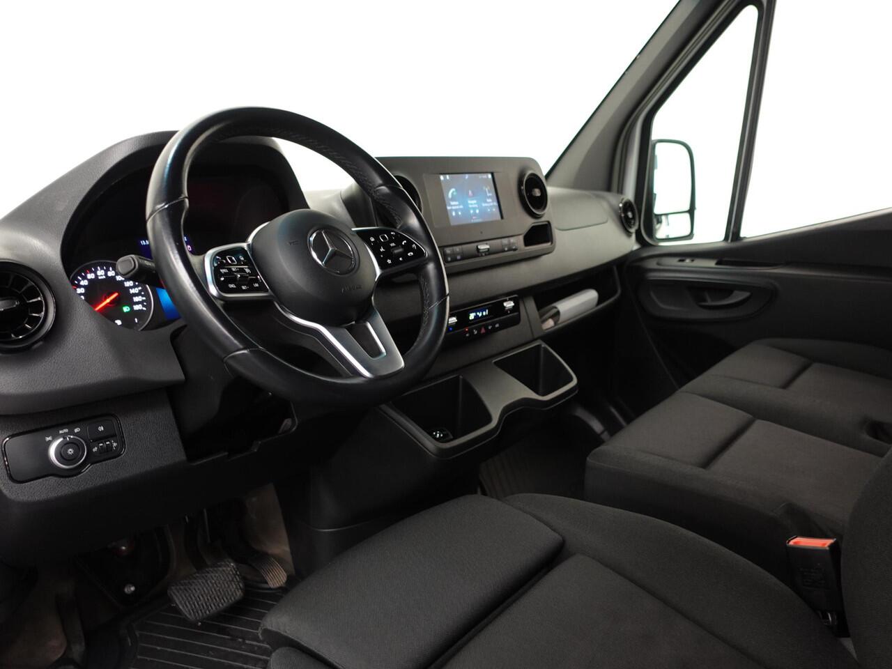 Mercedes-Benz SPRINTER L2H2 Automaat Airco Cruise control Navigatie Side bars