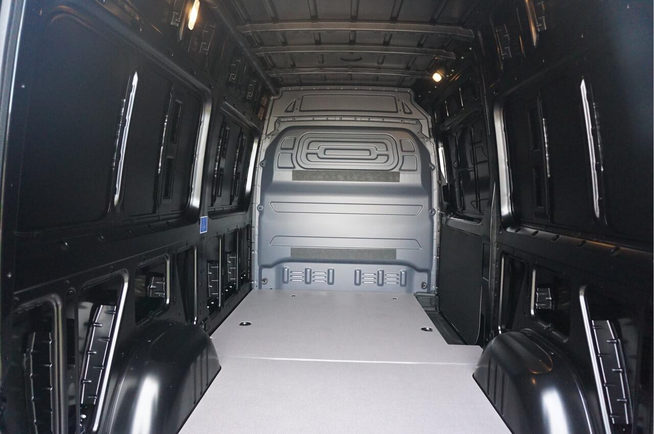 Mercedes-Benz SPRINTER 319CDI Select L2H2 10.25" Mbux, ACC, LED, 17" LM!! NR. 925