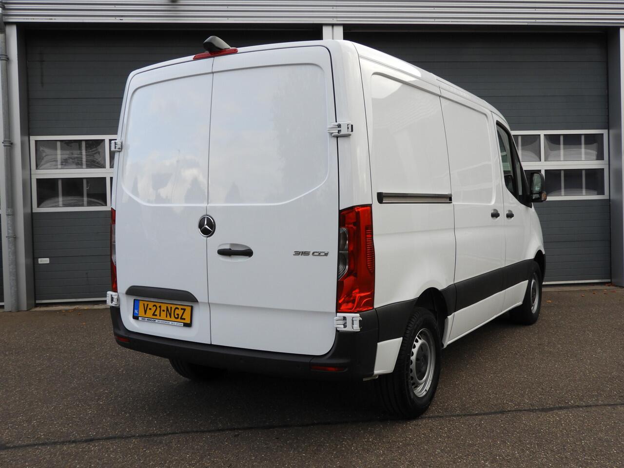 Mercedes-Benz SPRINTER 315 1.9 CDI L1H1 RWD AUT | LED | 360° | NAV | DISTRONIC