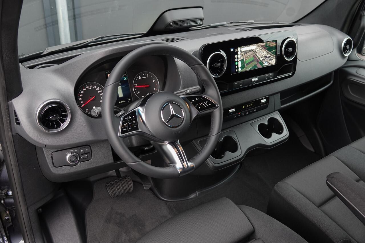 Mercedes-Benz SPRINTER L2H2 315Cdi 150Pk 9G-Tronic | RWD | Stoel-Bank | 3.500Kg trekgewicht | Achteruitrijcamera | Trekhaak | 19''