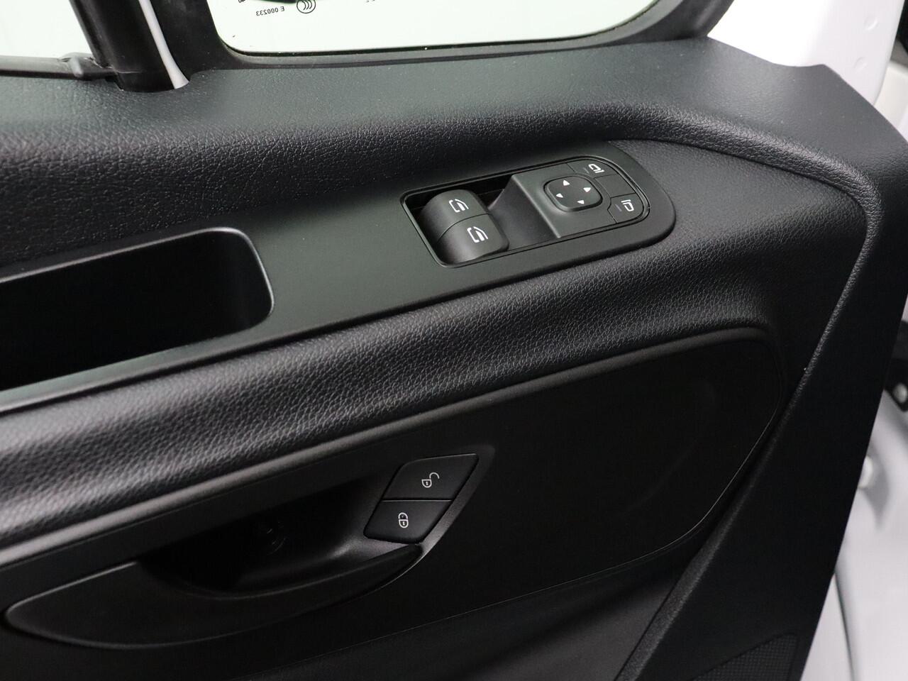 Mercedes-Benz SPRINTER 515CDI 9G-Tronic Automaat Bakwagen+Laadklep | Airco | Cruise | Dakspoiler | 3-persoons