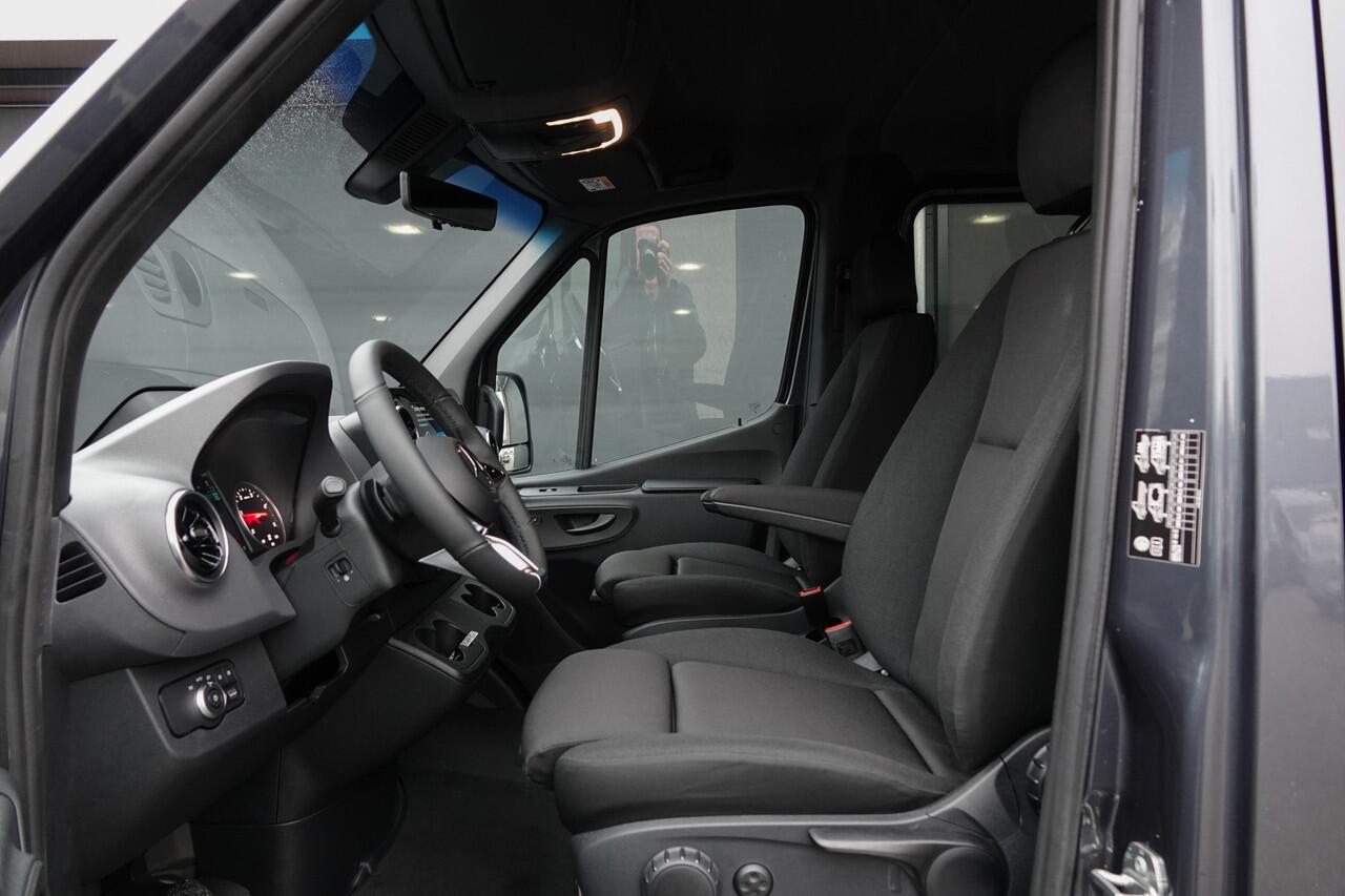 Mercedes-Benz SPRINTER 4x4 319Cdi 190Pk 9G-tronic | L2H1 | Dubbele Cabine | 2x Schuifdeur | 4WD | AWD | Bullbar | Treeplanken | 18'' All Terrain | Tenoriet Grijs