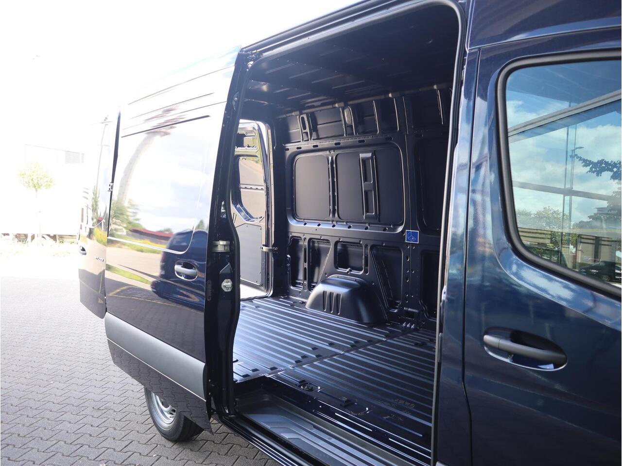 Mercedes-Benz SPRINTER 317 L2 Pro HD NAVI CARPLAY/ANDROID AUTO VOORBER. 3,5T AHW