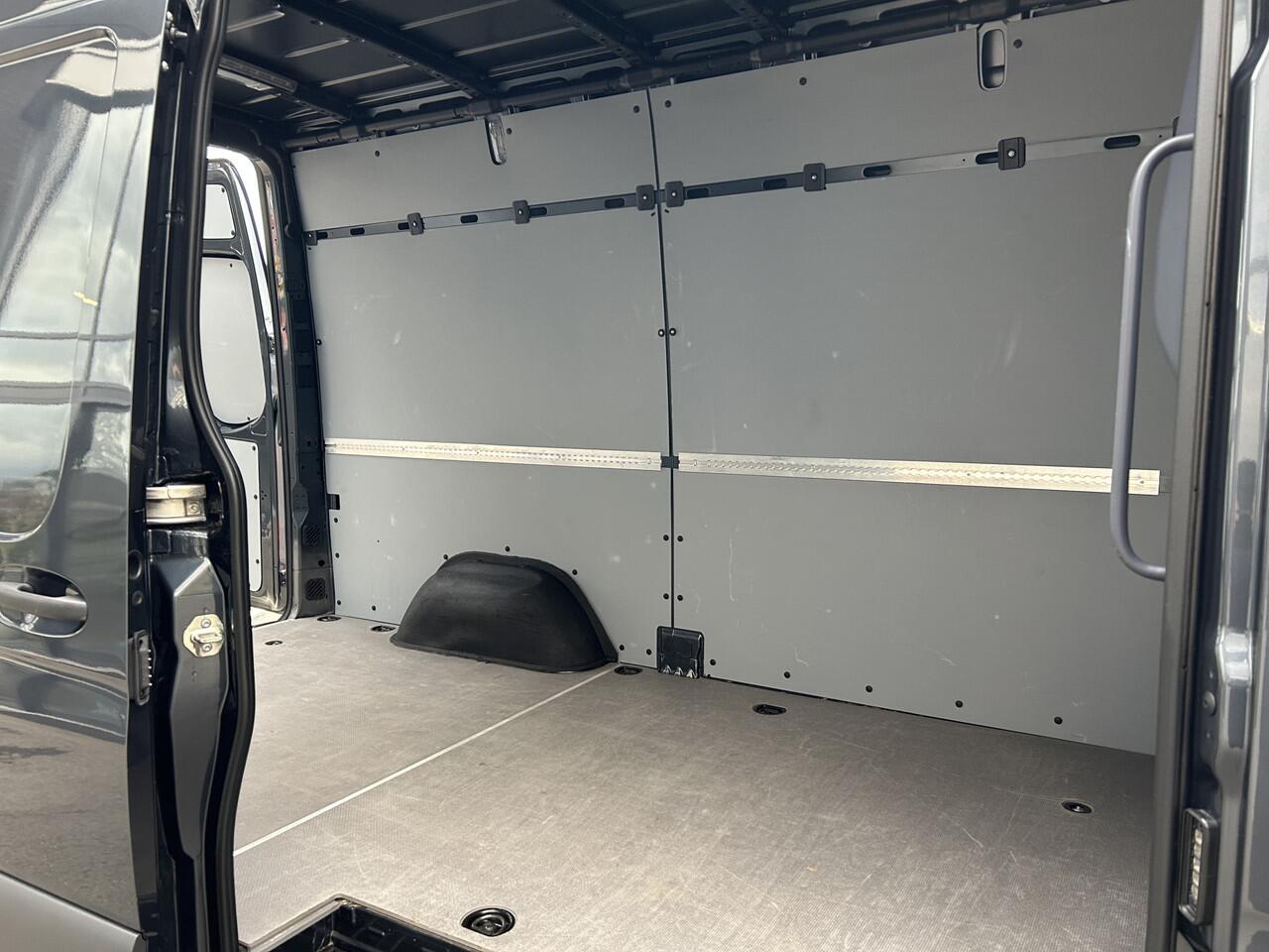 Mercedes-Benz SPRINTER 317 CDI L2 H2 MBUX / Camera / Carplay navigatie / Cruise control / Airco