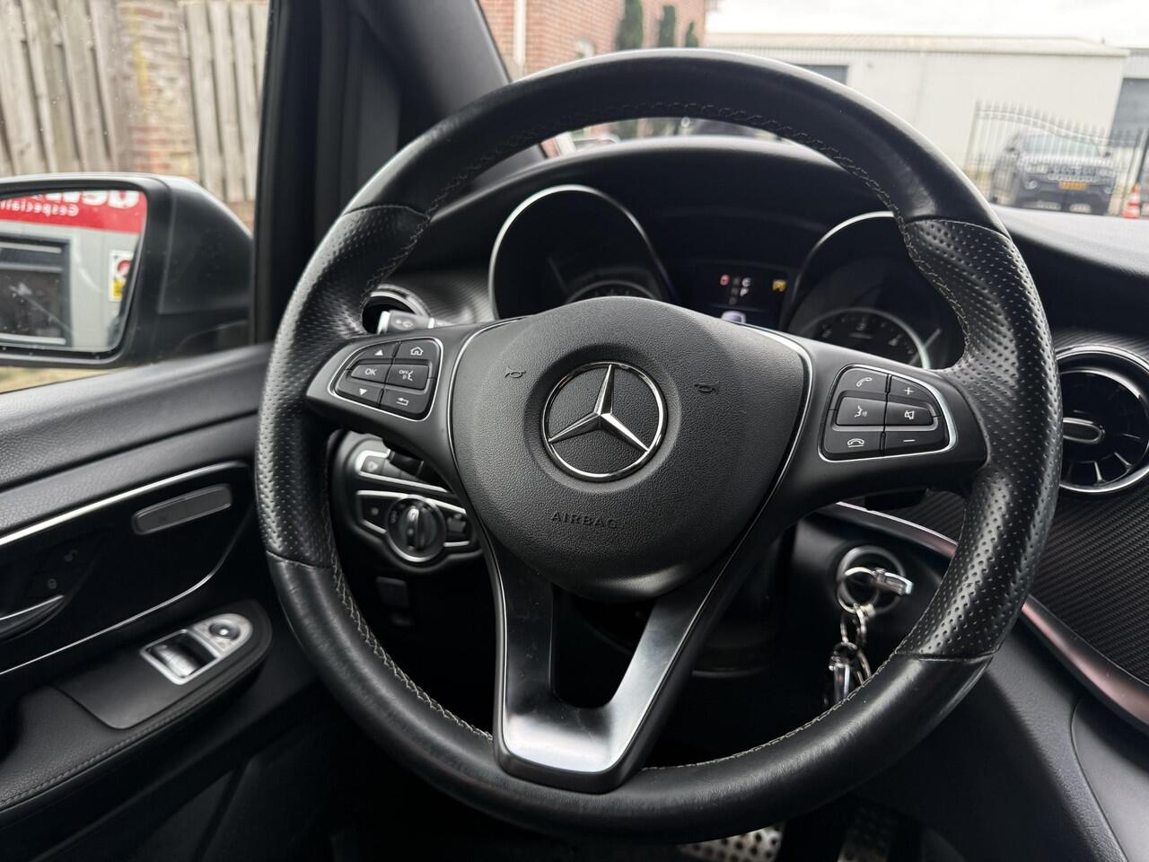 Mercedes-Benz V-KLASSE 300d Lang DC AMG Avantgarde