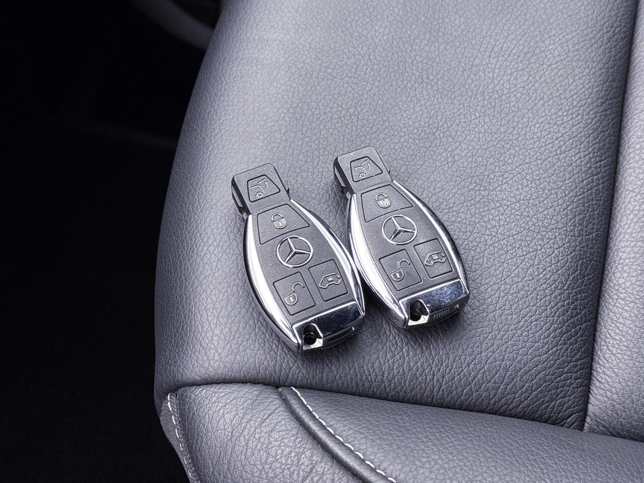 Mercedes-Benz V-KLASSE 250d 4-MATIC Extra Lang Dubbele Cabine AMG Styling Leder Dubbele Schuifdeur