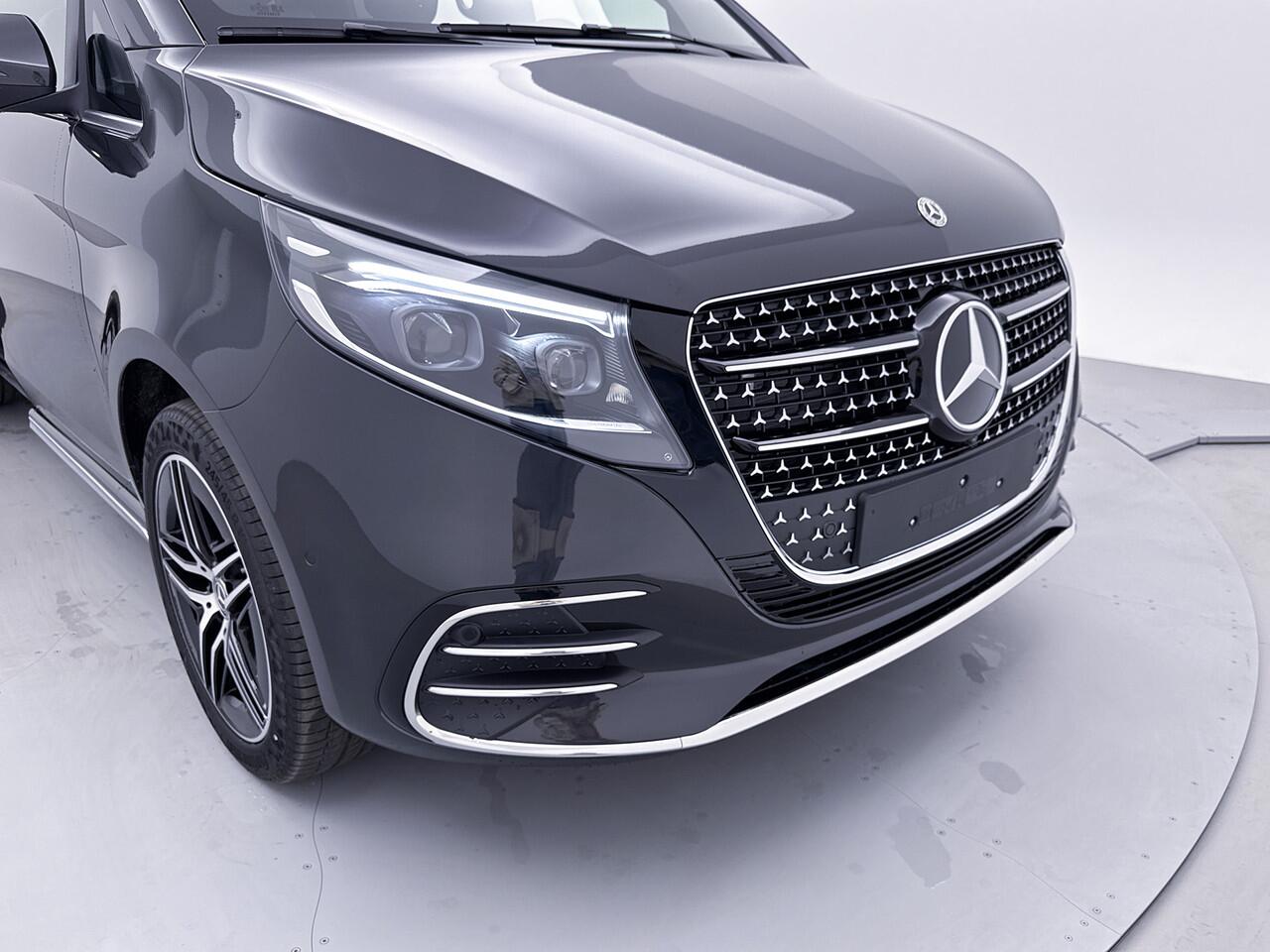 Mercedes-Benz V-KLASSE 300d Lang AMG Avantgarde Dubbele Cabine Burmester Audio Afneembare trekhaak Elektrische Schuifdeuren Leder 360 Graden Camera