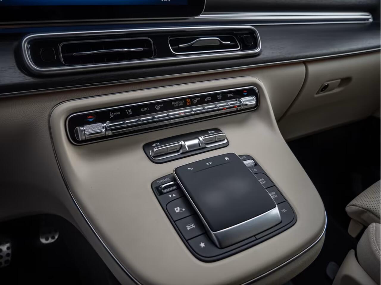 Mercedes-Benz V-KLASSE 250d L2 Avantgarde Nieuw Model 7-zitter Airmatic Stoelkoeling Distronic Trekhaak Burmester 360 Camera Stuurverwarming LED 18 Inch