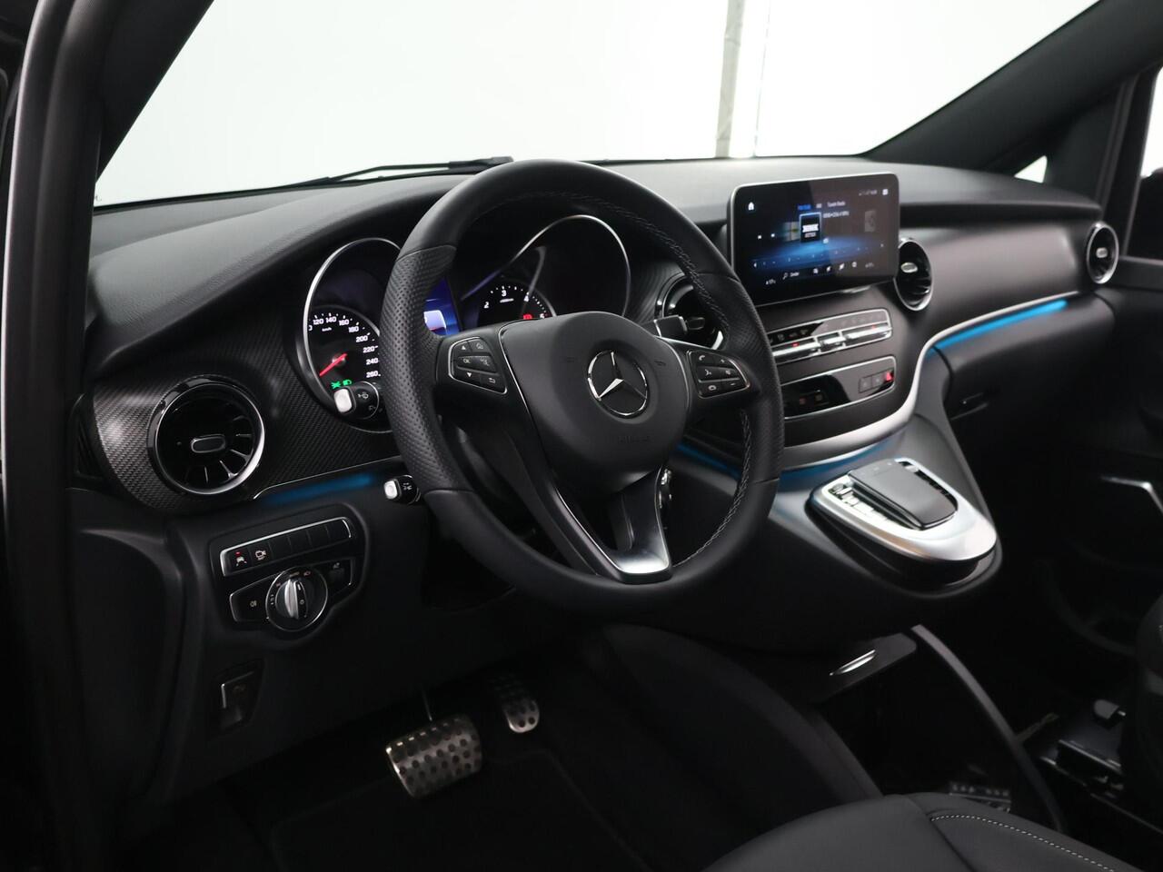 Mercedes-Benz V-KLASSE 300d | 4-MATIC | XL L3 | AMG | LUCHTVERING | BURMESTER | 360 CAMERA | LEREN BEKLEDING | CLIMATE CONTROL | ADAPTIEVE CRUISE | 2500 KG TREKHAAK | CARPLAY EN ANDROID AUTO