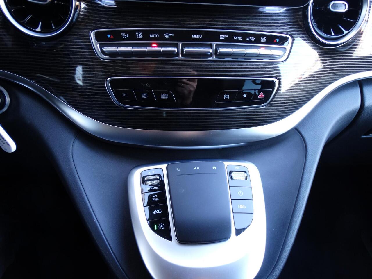 Mercedes-Benz V-KLASSE 300d Extra Lang Avantgarde Edition | prijs excl. BTW / incl. BPM ( ¤ 19.211,- ) | 8-persoons | Elektrische zijschuifdeuren