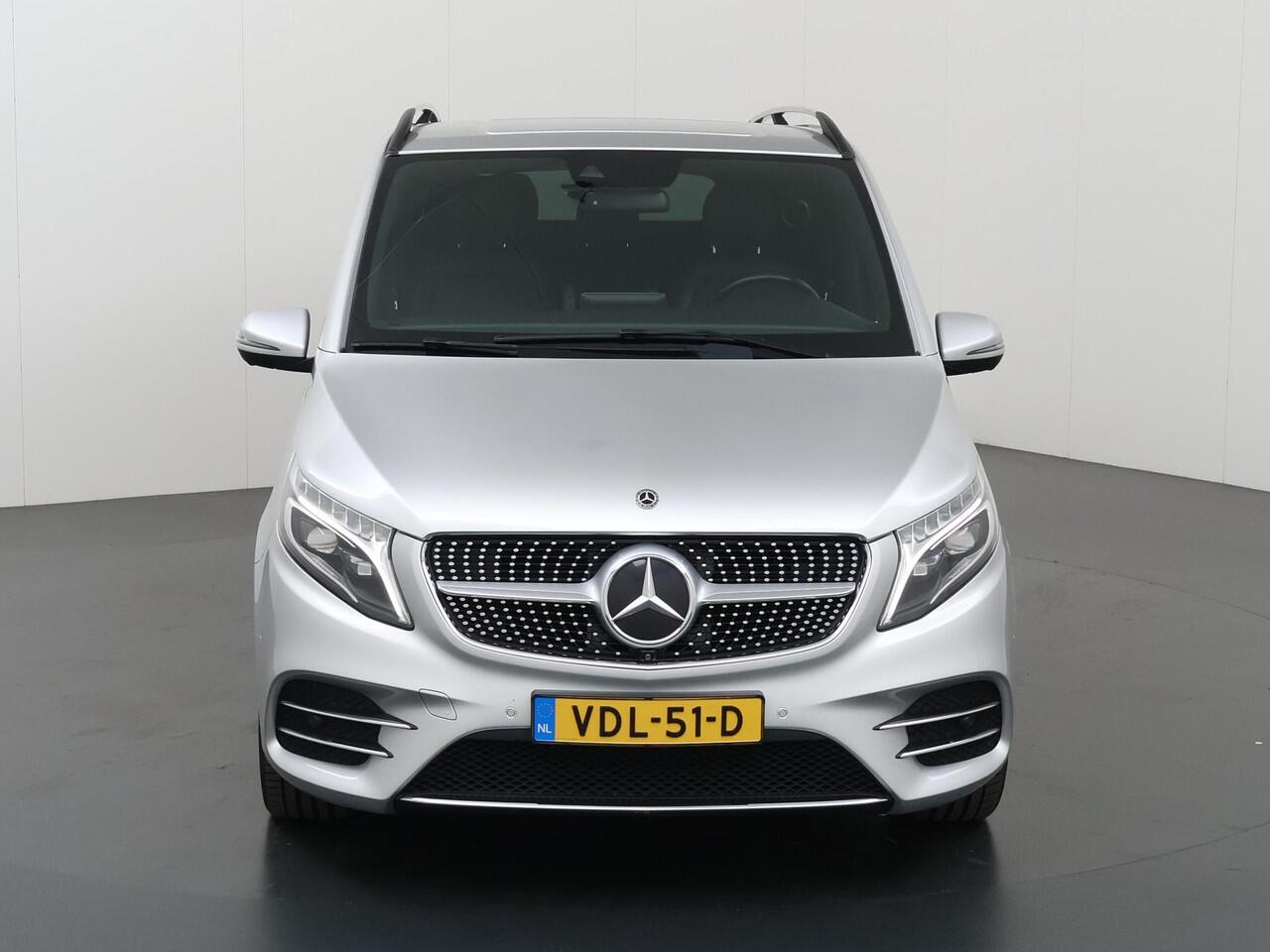 Mercedes-Benz V-KLASSE 300d | L2 DUBBEL CABINE | AUT. | AVANTGARDE | AMG | DISTRONIC PLUS | STOELVERWARMING/VERKOELING | NAVIGATIE | SPIEGEL PAKKET | 360 PARKEERPAKKET | LEDER | TREKHAAK | LED LAMPEN | DEALER ONDERHOUDEN