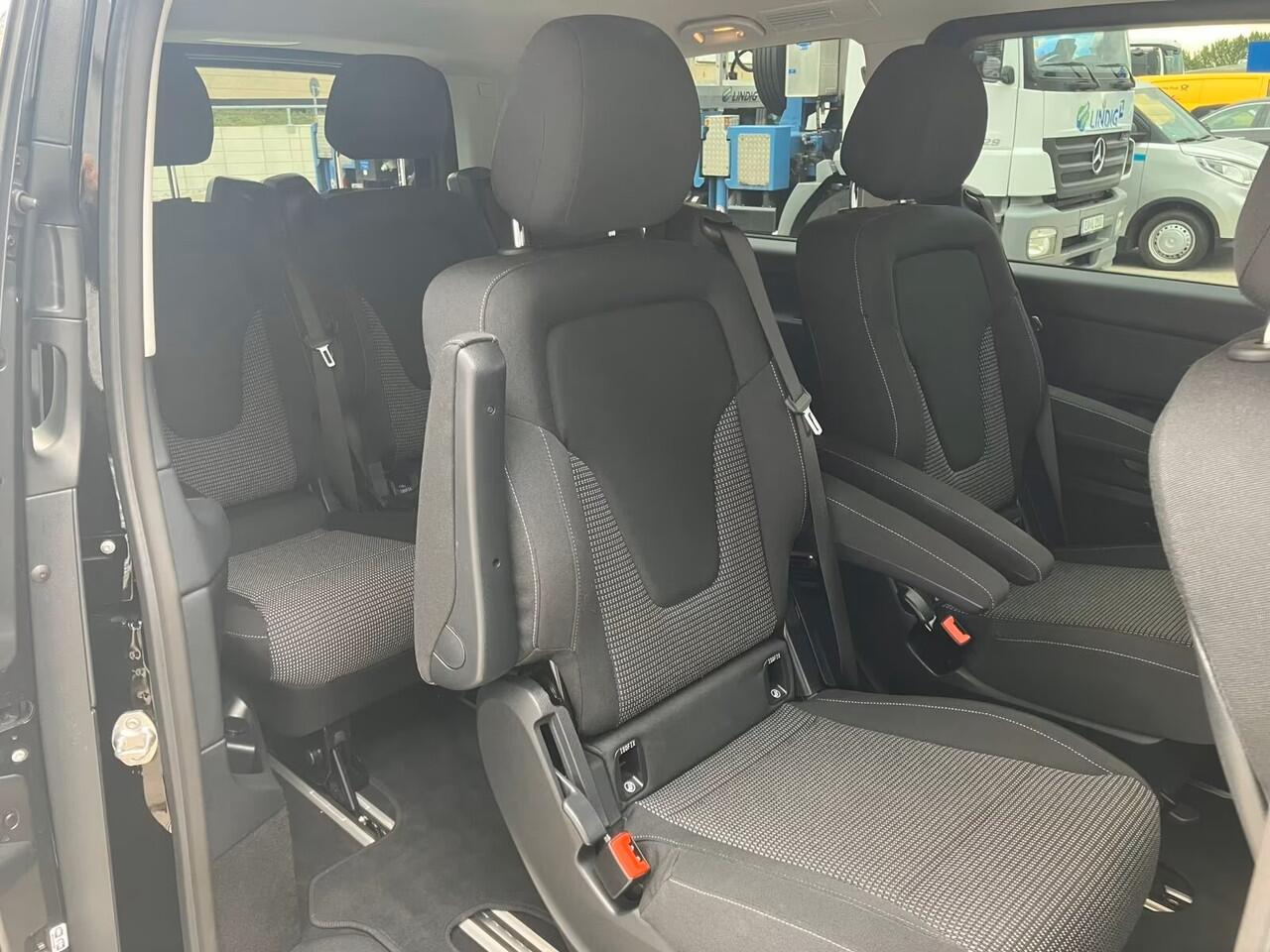 Mercedes-Benz V-KLASSE 250d L2 Style Nieuw Model 7 Personen WIDESCREEN COCKPIT DISTRONIC EL. SCHUIFDEUREN TREKHAAK LED CAMERA