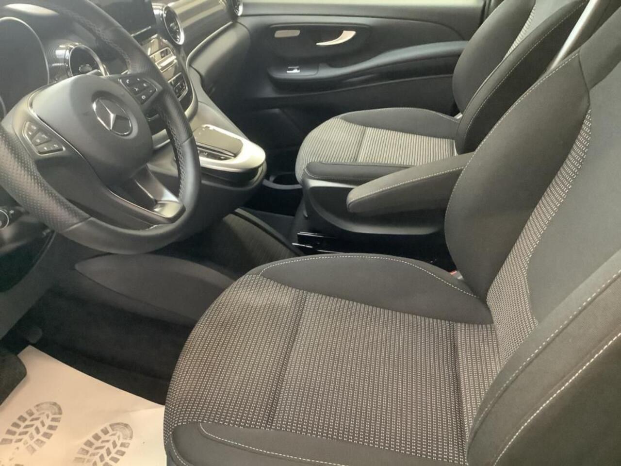 Mercedes-Benz V-KLASSE 250d Lang Edition LED NAVI Trekhaak 2 SCHUIFDEUREN CAMERA STOELVERWARMING