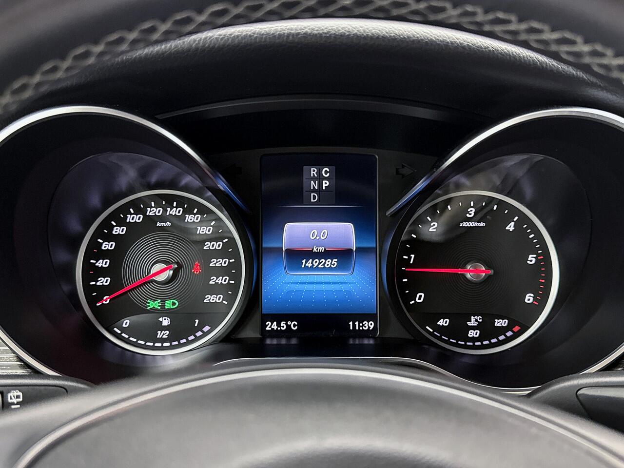 Mercedes-Benz V-KLASSE 250d Extra Lang DC Leder Dubbele cabine Elektrische schuifdeuren 19" inch AMG Camera