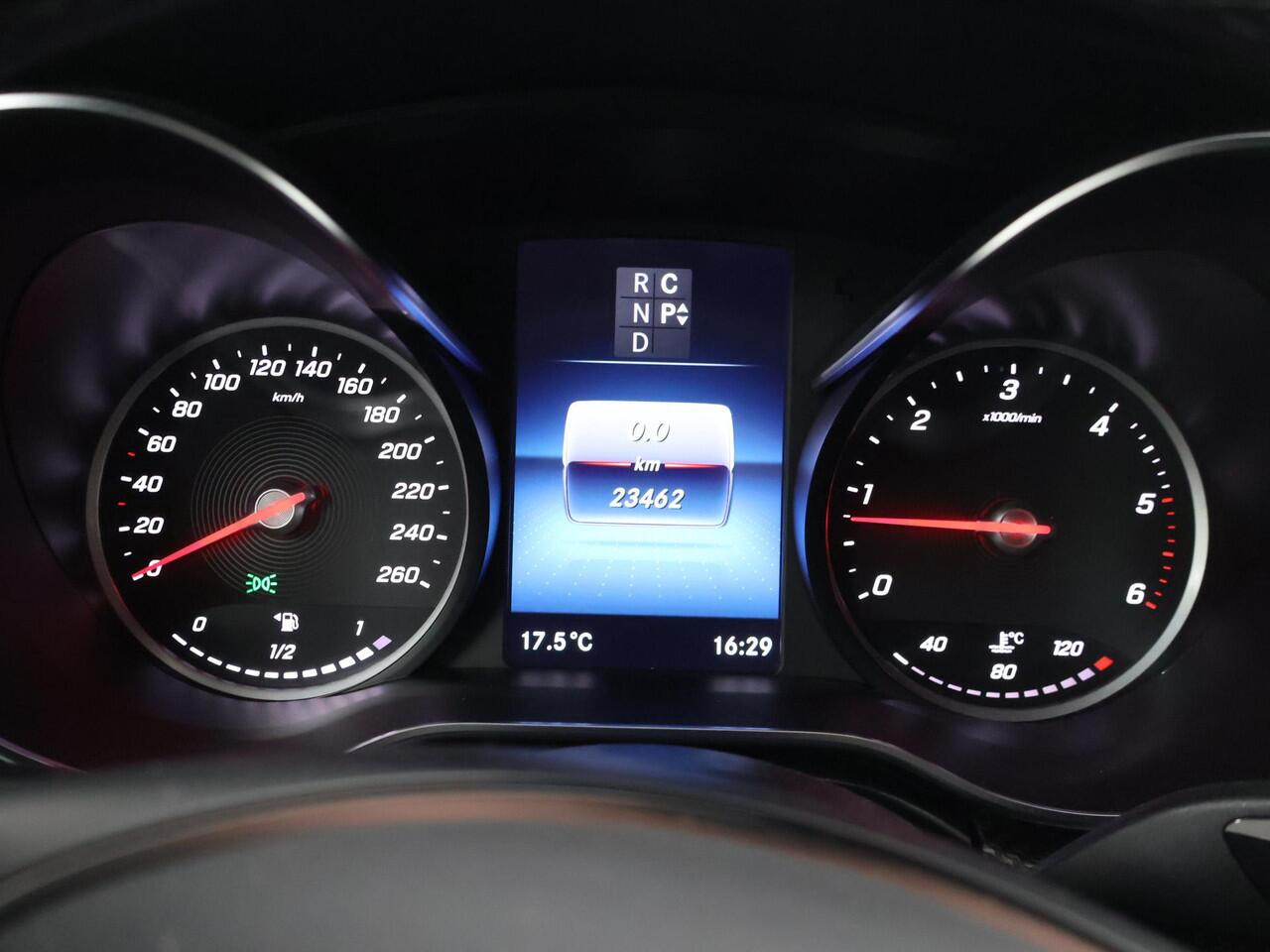 Mercedes-Benz V-KLASSE 300d | 4-MATIC | XL L3 | AMG | LUCHTVERING | BURMESTER | 360 CAMERA | LEREN BEKLEDING | CLIMATE CONTROL | ADAPTIEVE CRUISE | 2500 KG TREKHAAK | CARPLAY EN ANDROID AUTO