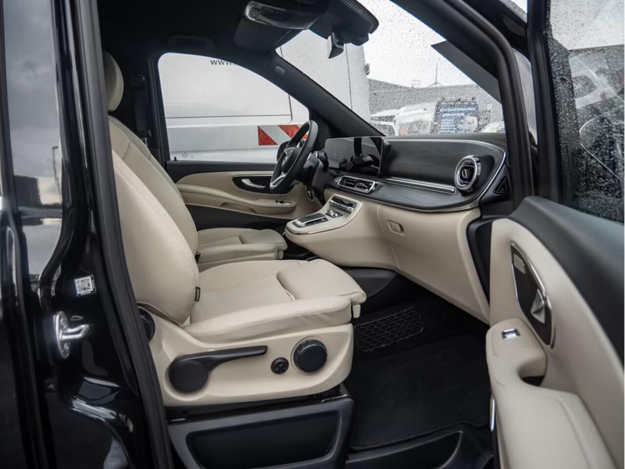 Mercedes-Benz V-KLASSE 250d L2 Avantgarde Nieuw Model 7-zitter Airmatic Stoelkoeling Distronic Trekhaak Burmester 360 Camera Stuurverwarming LED 18 Inch