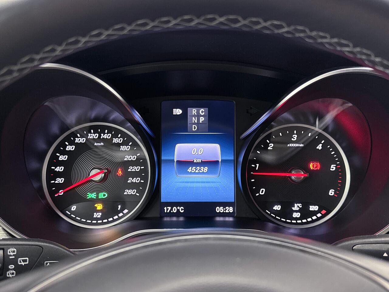 Mercedes-Benz V-KLASSE 250d Lang DC 360° Camera Leder 19" Inch lichtmetaal Led Dubbele cabine