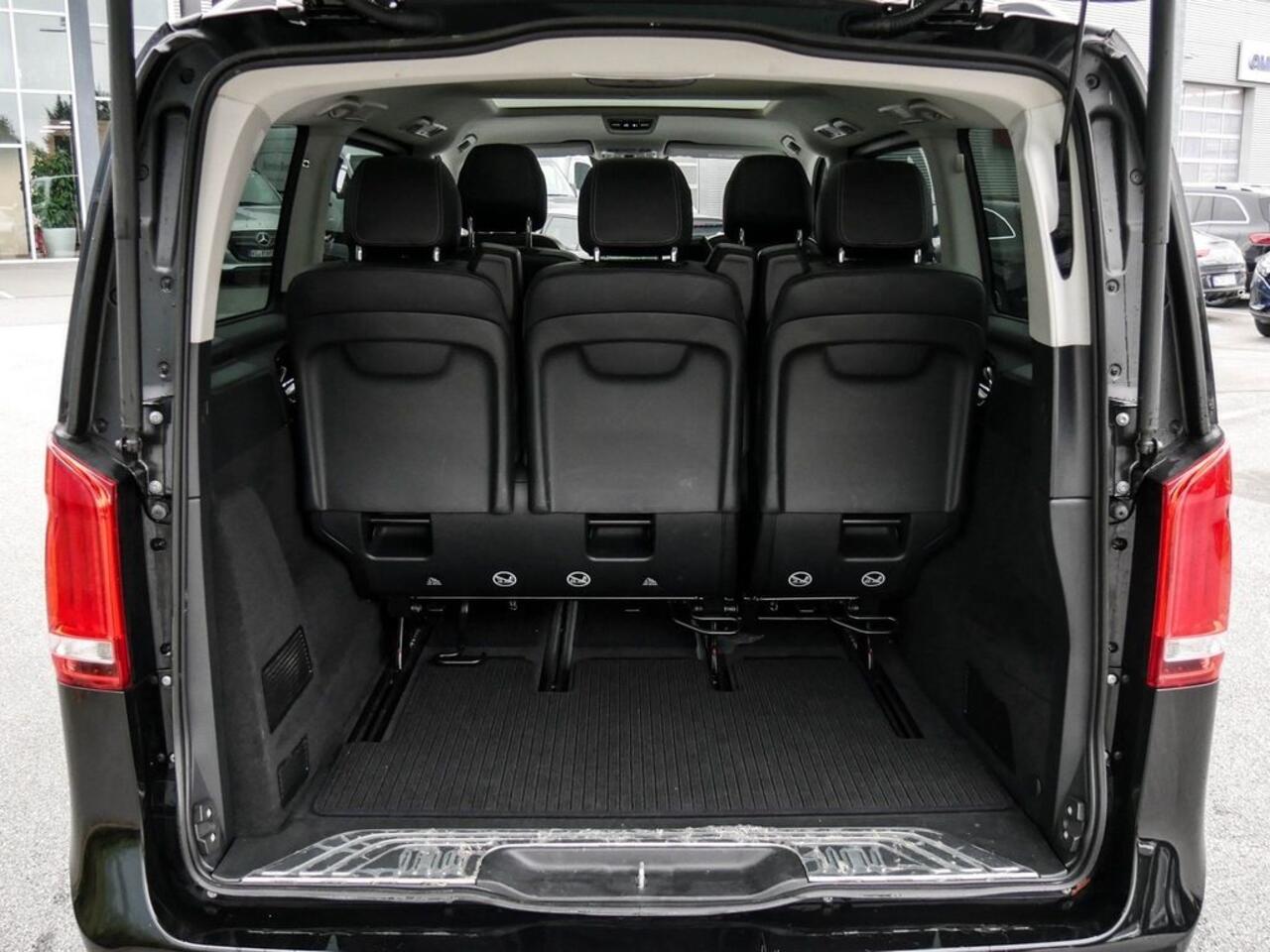 Mercedes-Benz V-KLASSE 250d Lang Avantgarde Grijs Kenteken Panoramadak Leder Trekhaak Burmester 360 Camera 18 Inch