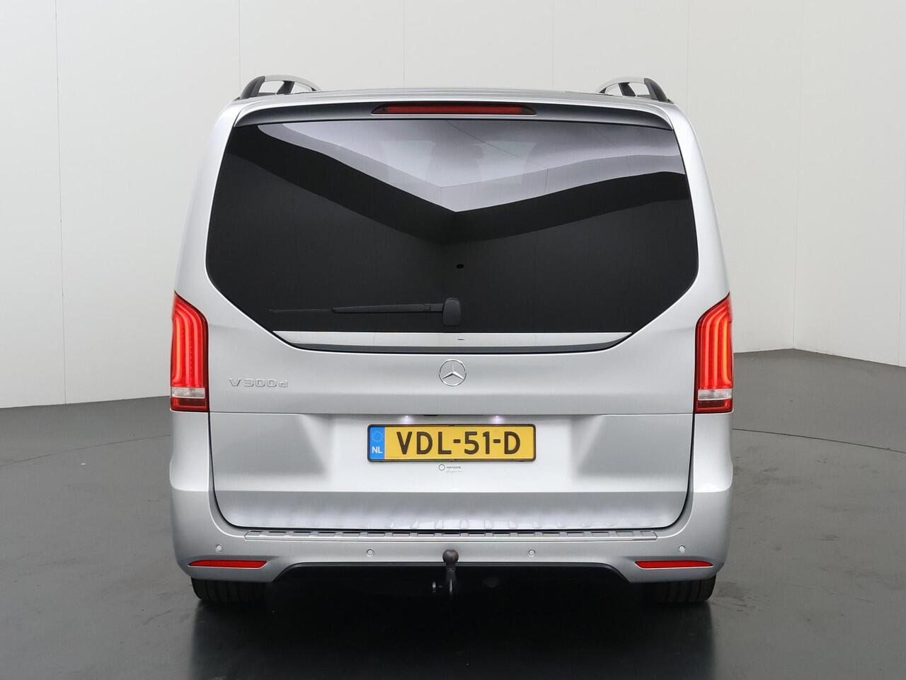 Mercedes-Benz V-KLASSE 300d | L2 DUBBEL CABINE | AUT. | AVANTGARDE | AMG | DISTRONIC PLUS | STOELVERWARMING/VERKOELING | NAVIGATIE | SPIEGEL PAKKET | 360 PARKEERPAKKET | LEDER | TREKHAAK | LED LAMPEN | DEALER ONDERHOUDEN
